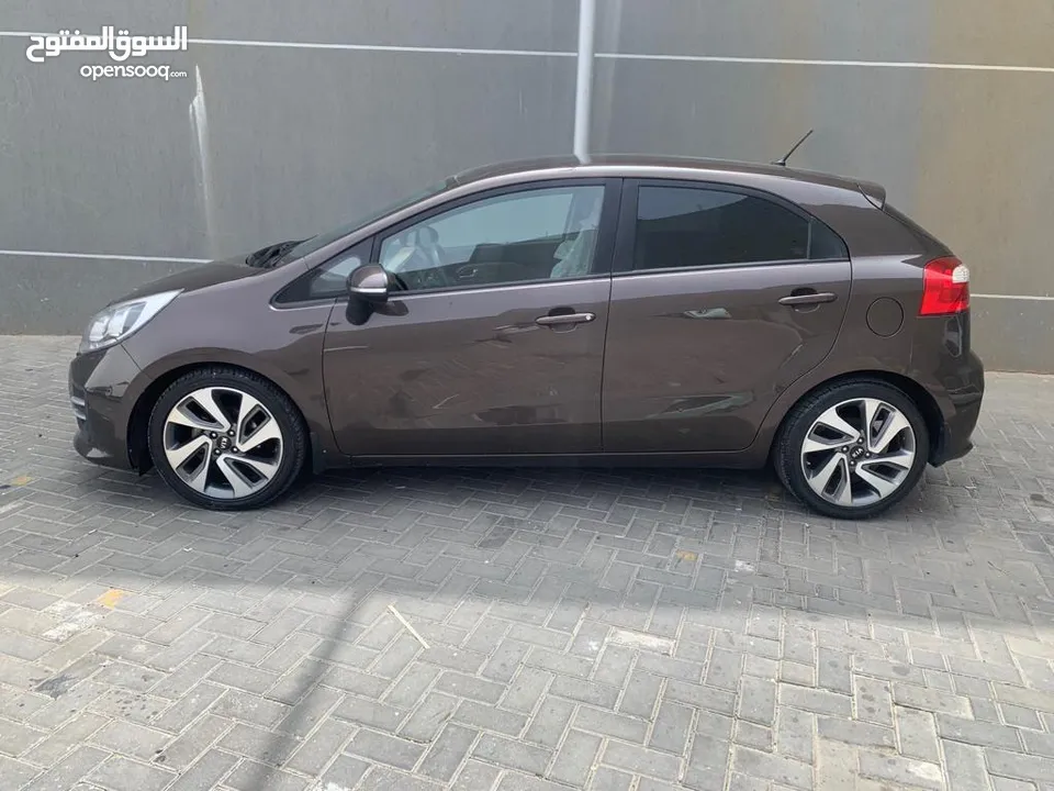 Kia rio 2017 كيا ريو هاتشباك لون بني غامق