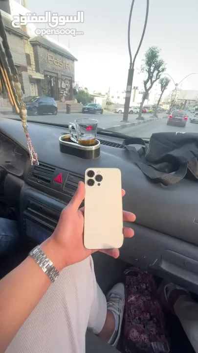 الجهاز في حالة ممتازة يمكنكم التواصل عبر الواتس اب او على الصفحه الكمية محدودة واهلاً وسهلا بالجميع