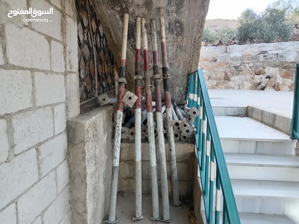 جاكات مستعمل شبة جديد للبيع