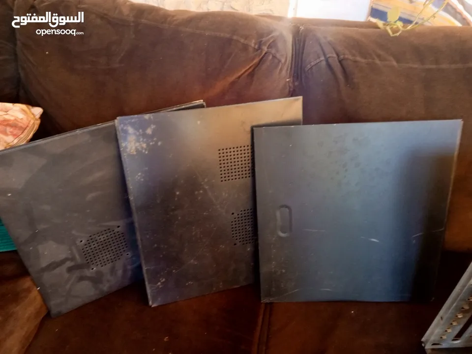 5بوردات و 3شاشات وكيس خردة بسعر مميز جدا
