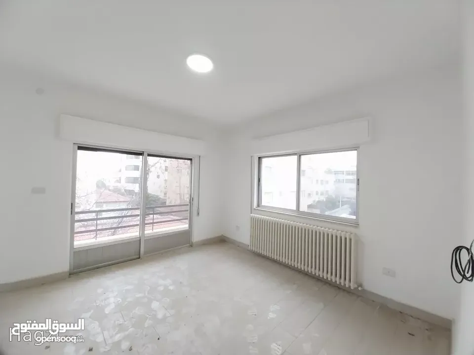 شقه طابق اول بمساحه 250 م للبيع في الصويفيه ( Property ID : 31326 )