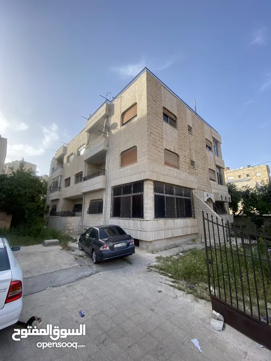 إسكان مميز  للبيع في قلب المدينه الرياضية بجانب مسجد زكي ابو عيد شارع ابن زريق