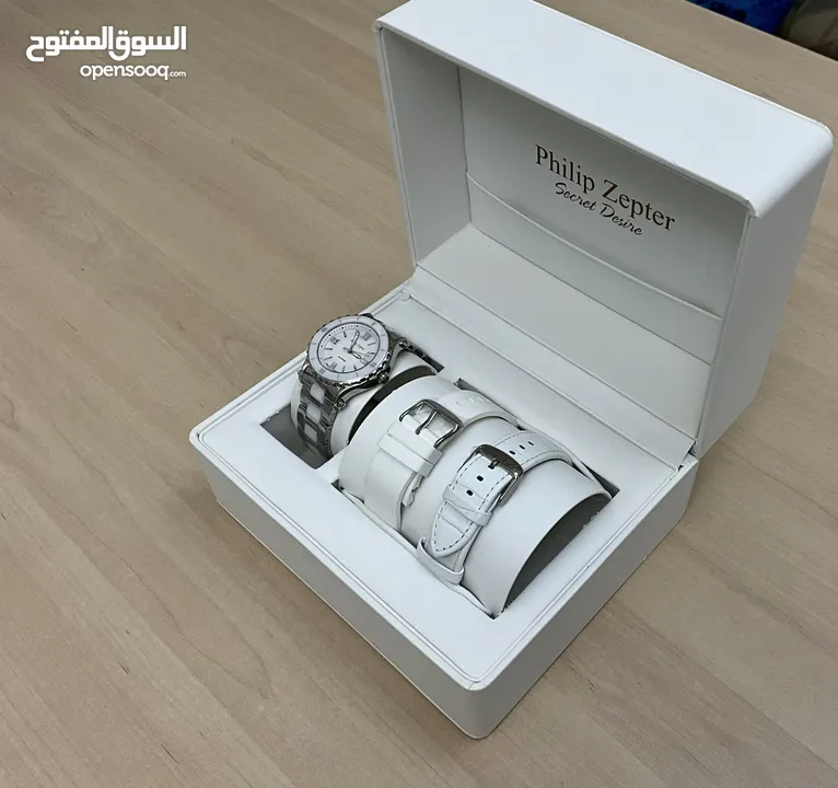 ساعة سويسرية جديدة بالكرتونة