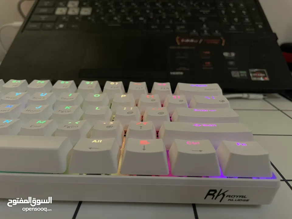 Royal kludge wireless mechanical keyboard. 100% clean and neat Only keyboard.no box,no other acc.