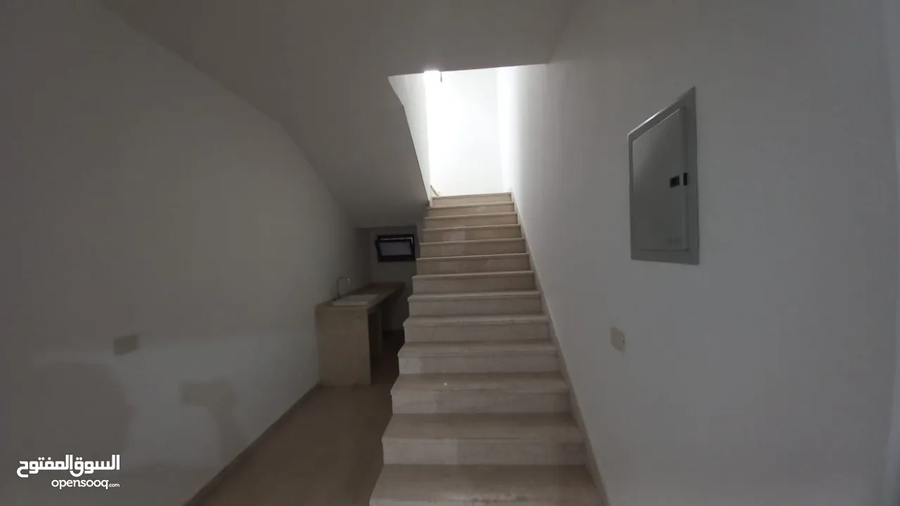 Villa for sale in Airport Road ( Property 42870 )-174804488