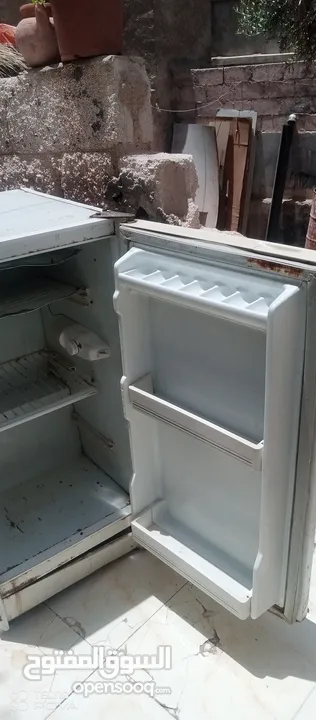 ثلاجه صغيره للبيع بسعر طري شغاله ميه ميه وعتجربه