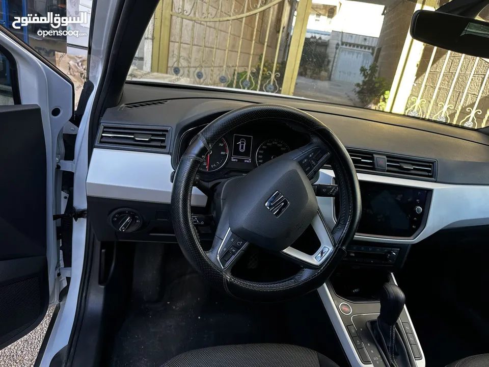 سيات ارونا 2020 فل اضافات ما عدا الفتحة