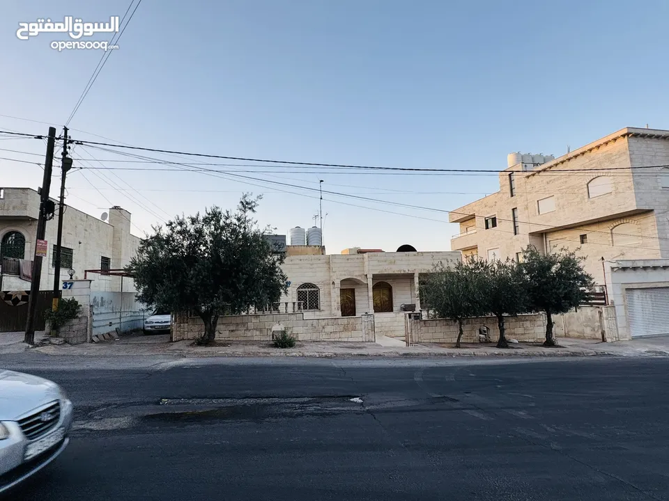 منزل مستقل للبيع من المالك مباشره بسعر الأرض والسعر قابل للتفاوض بعد المعاينه للجادين