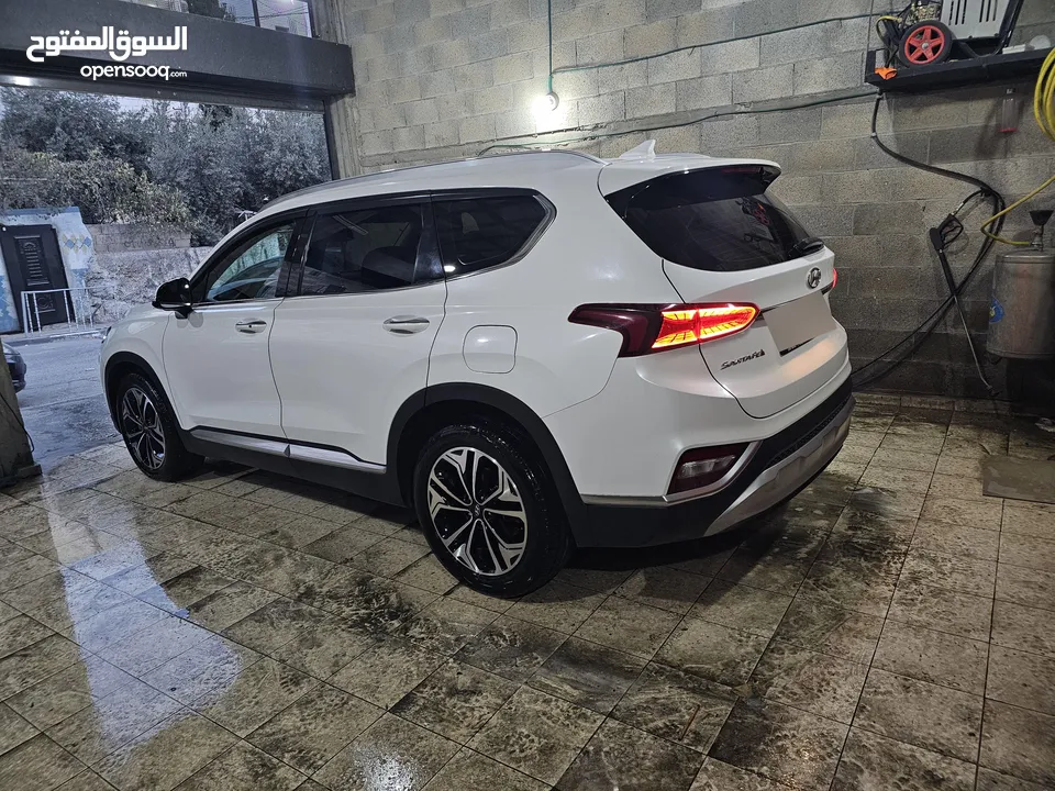 هونداي سنتافيه 2020 ترخيص 19 للبيع. 7 ركاب اصل .عداد قليل