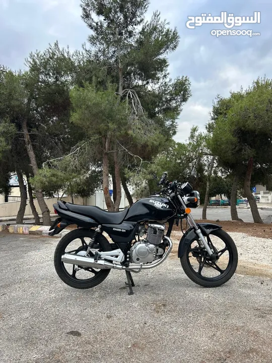 ( Suzuki en125  model 2022 ) بحالة الوكالة بسعر 1000 دينار