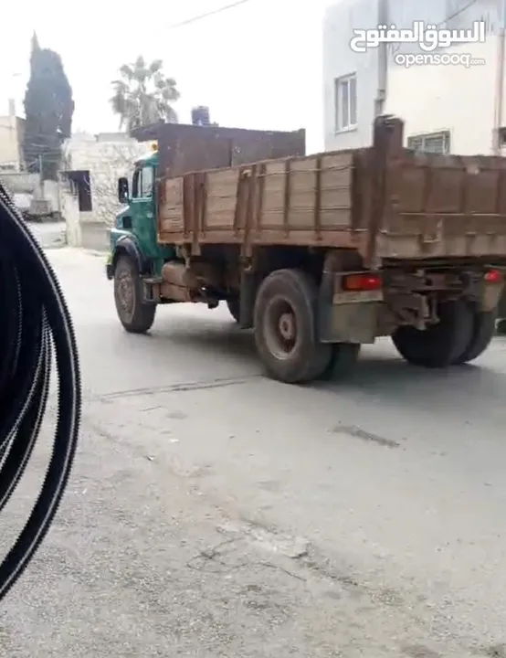 للبيع شحن مرسيديدس سنجل قلاب موديل1979 بحالة ممتازة