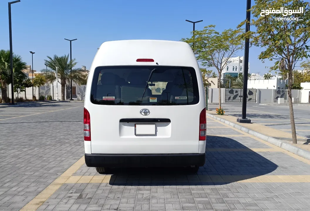 TOYOTA HIACE MODEL 2019  HIGH ROOF PASSENGER MINI BUS SALE URGENTLY  SINGLE OWNER