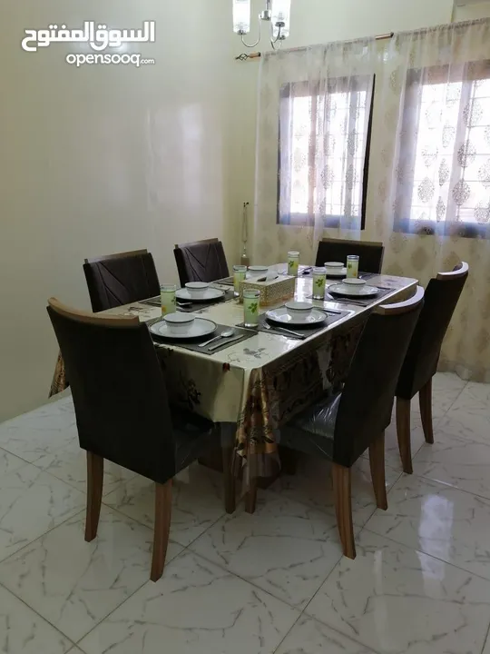3 Bedrooms Apartment for Rent in Al Khuwair REF:1006AR