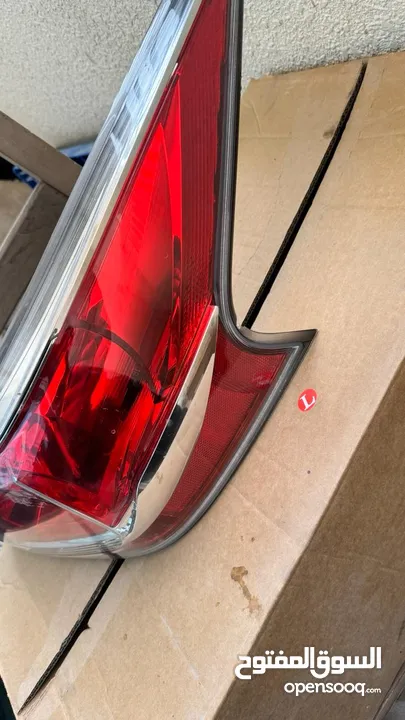Nissan Altima 2015 model taillight only right side