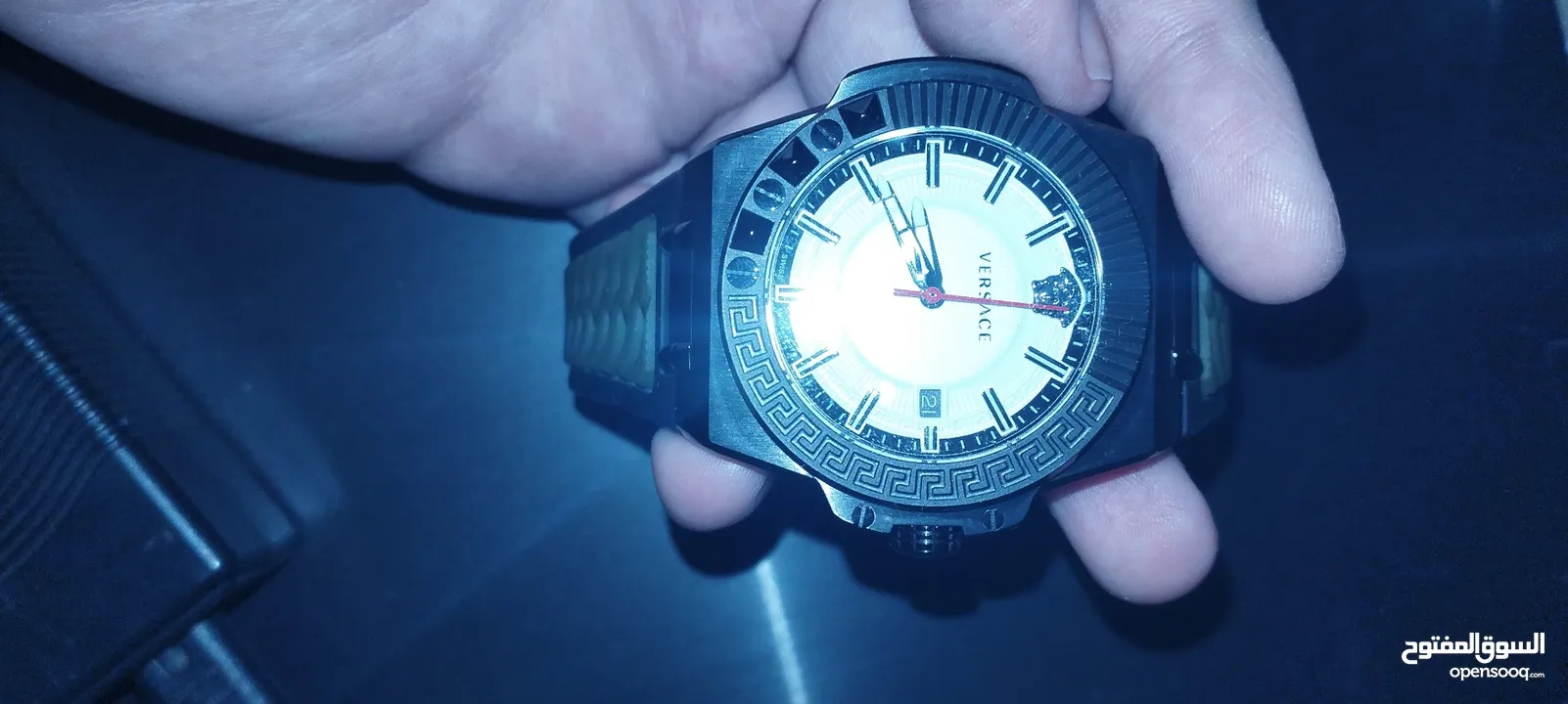 ساعة فرزاتشي. ساعة أصلية من Versace V-Race Diver،جديدة غير مستعملة سعر جيد