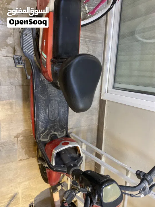 سكوتر كهربائي مع إطار جديد بطاريه متعطله