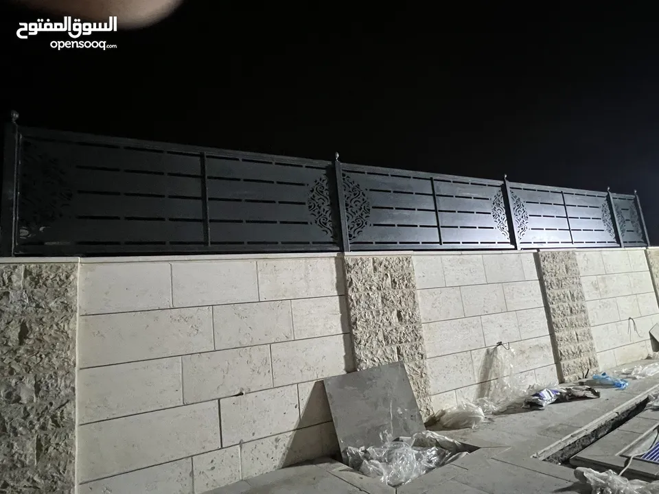 حديد دربزينات بوابات حمايات درج معادن ابواب لحام
