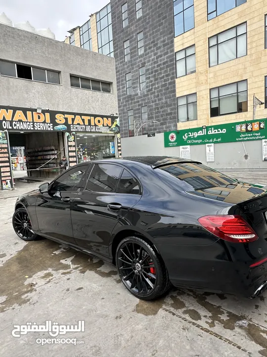 مرسيدس E350 سبيشل اوردر الوحيدة كت 63 عداد AMG اصلي بلاك ايدشن من الشركة المواصفات خاصة غرغورية