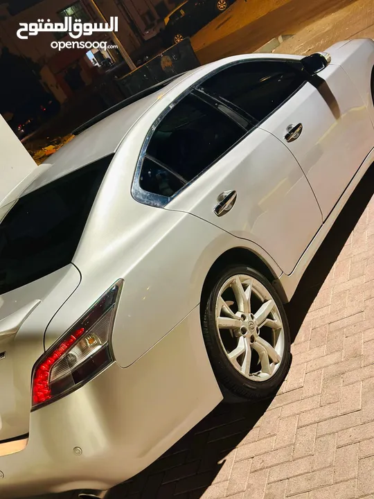 Nissan Maxima 2012 full options GCC