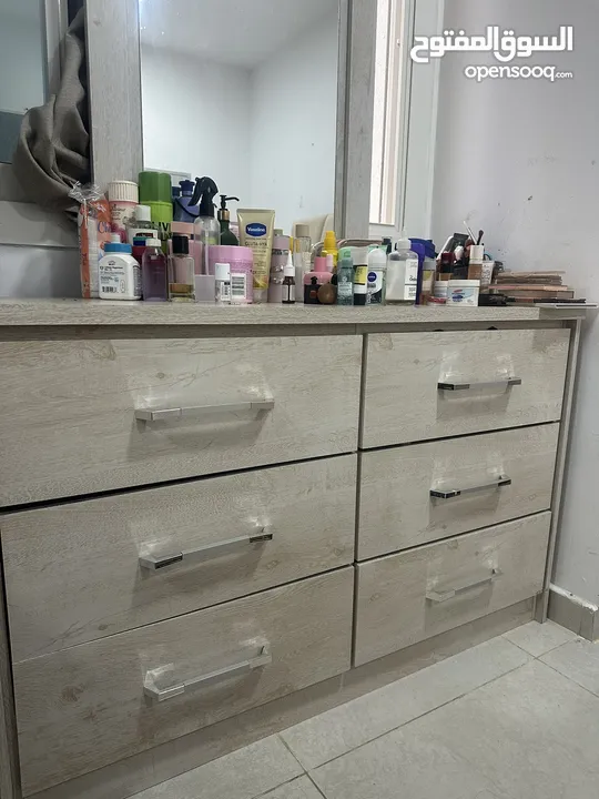 Chest of drawers with a mirror