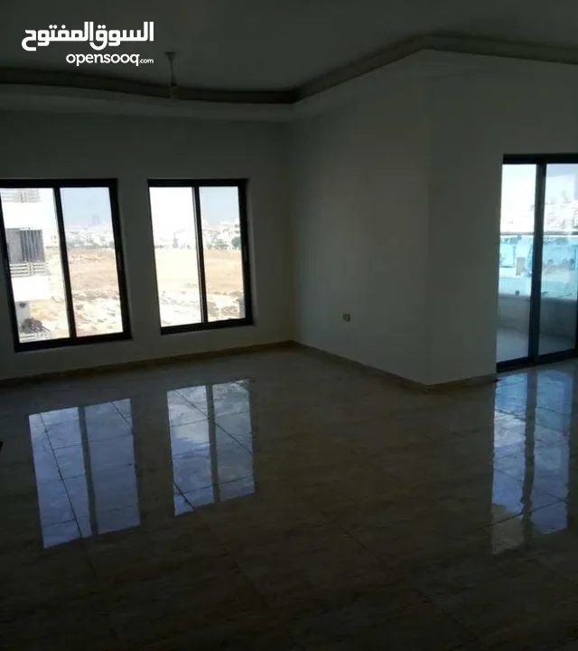 شقة مميزة - مرج الحمام - 4نوم 2ماستر - 220م