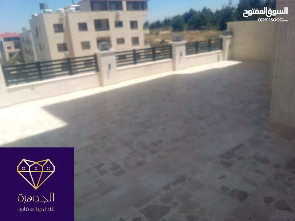 طابق اخير مع روف دوبلكس فاخر لم يسكن لقطه وبسعر مغري جداااا عرض خاص ع اخر شقة أرقى مناطق عرقوب خلدا