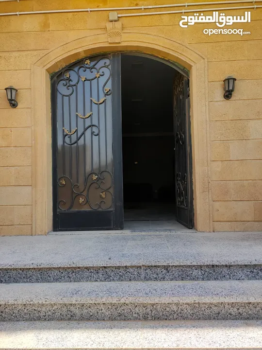مكتب للإيجار الشيخ زايد شارع رئيسي مدخل خاص - بدون وسطاء