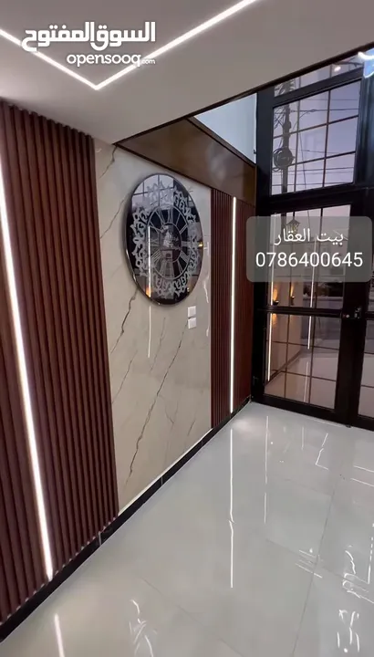 شقة فاخرة مع روف و تراس مكشوف بإطلالة بانورامية للبيع