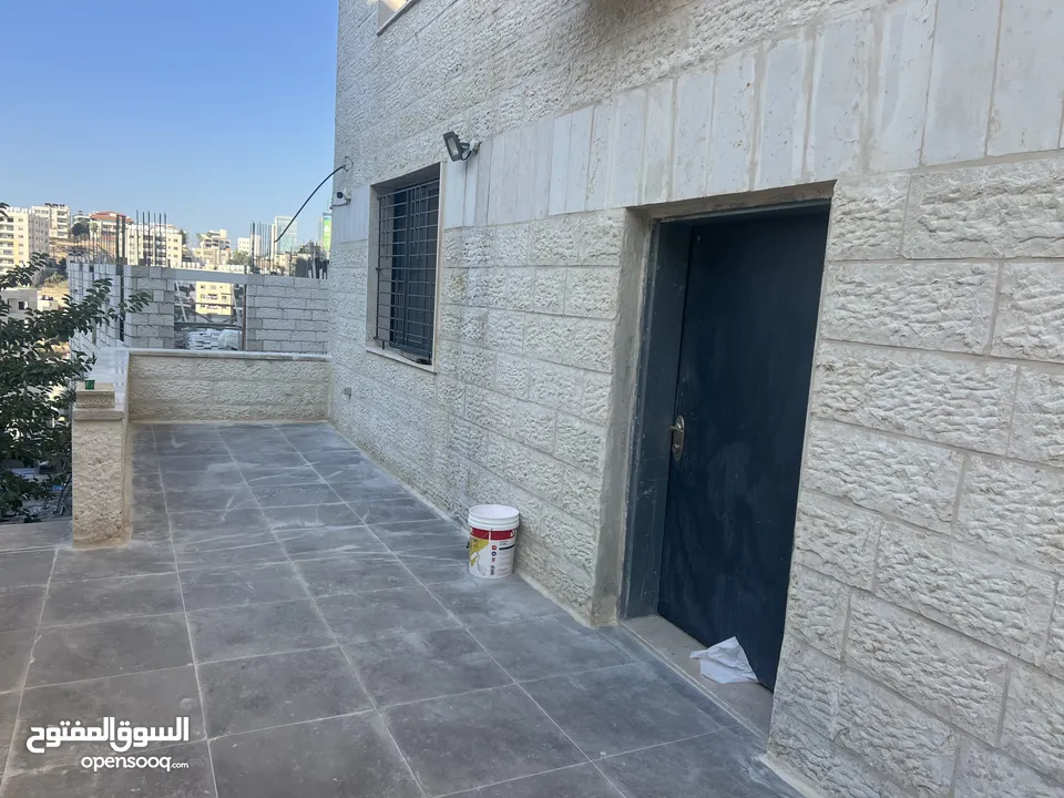 مكتب للايجار بالقرب من بنك فلسطين عين مصباح