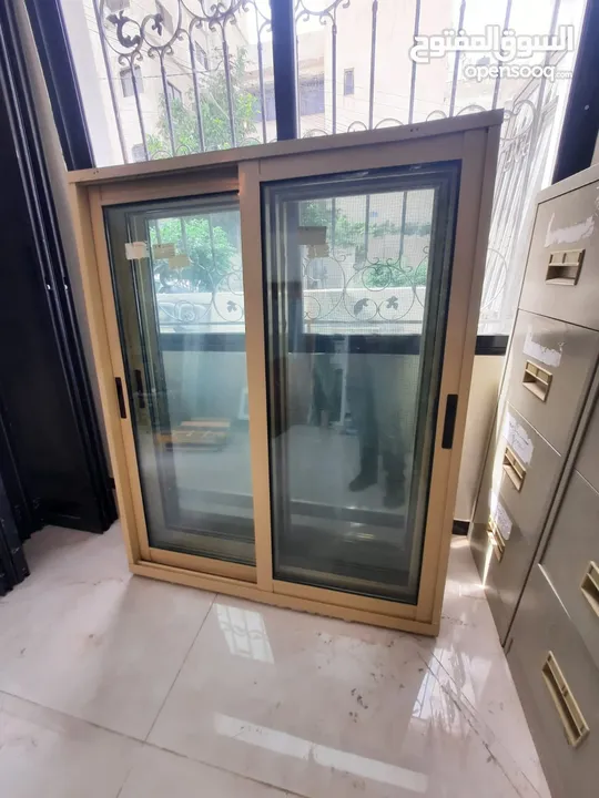 شبابيك دبل جلاس مقطع خاص