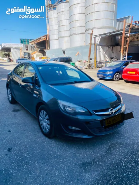 اوبل استرا تيربو سيدان السيارة بحالة ممتازة و قوية