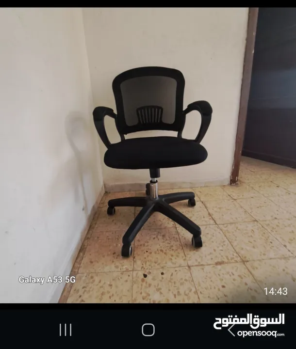 كرسي مكتبي  مستعمل 3 اسابيع
