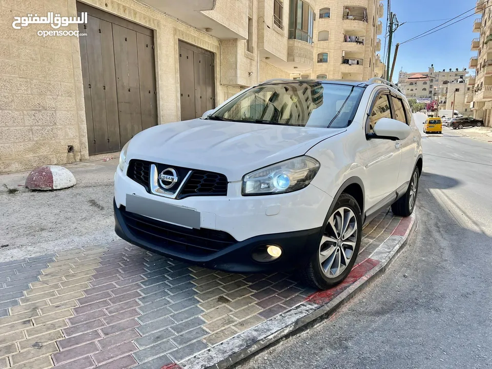 نيسان قشقاي بلس 2  اوتمات 2013 4*4 ست كراسي بحالة الوكالة فل اضافات