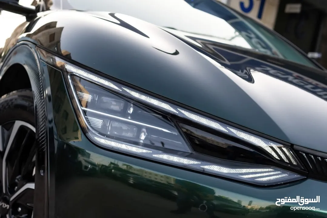 Kia EV6 2022 دفع رباعي بطاريه كبيره فل مسكر  فل اضافات خمس كميرات لون مميز