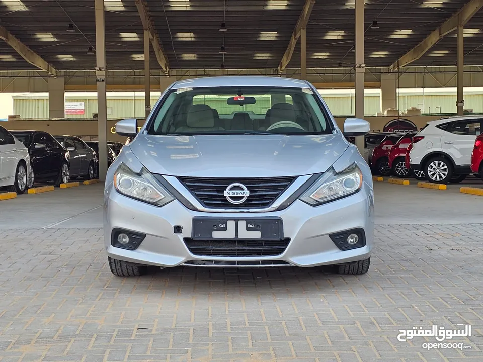 Nissan Altima SV 2018 Gcc in excellent condition for sale