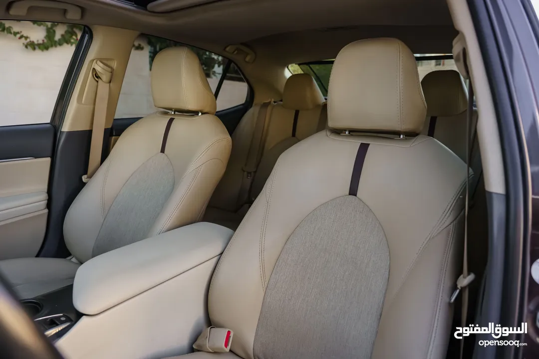 Toyota Camry GLE Hybrid 2019  تويوتا كامري GLE هايبرد  فل كامل مع فتحه