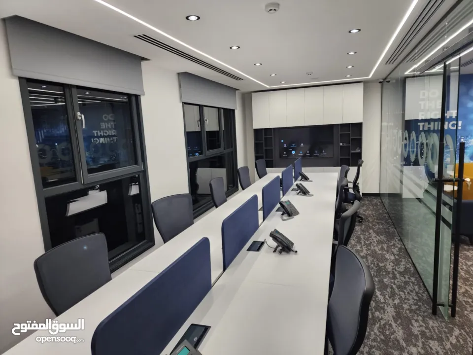 مكتب تجاري فخم للبيع أو الإيجار