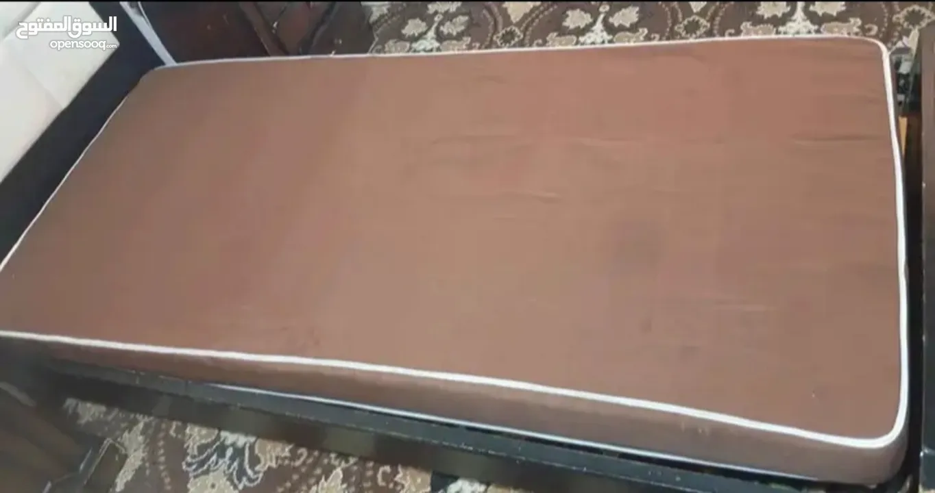 تخت خشب للبيع مع الفرشه  وكاله خشب زان