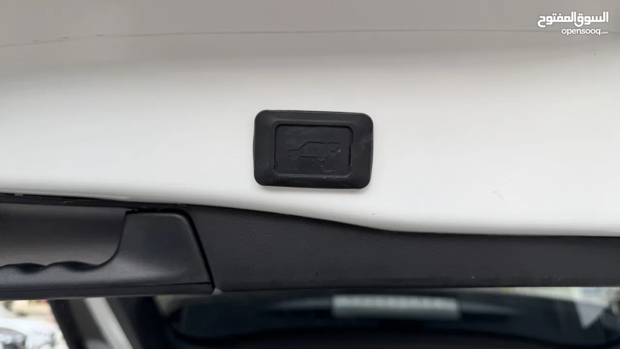 تويوتا RAV4 ترخيص 2023 محرك 2500 هايبرد  جير أوتوماتيك 296 حصان