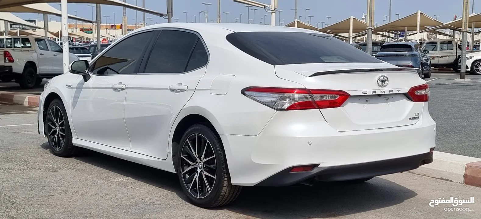 TOYOTA CAMRY LE HYBRID 2019 GCC PERFECT CONDITION INSIDE AND OUTSIDE