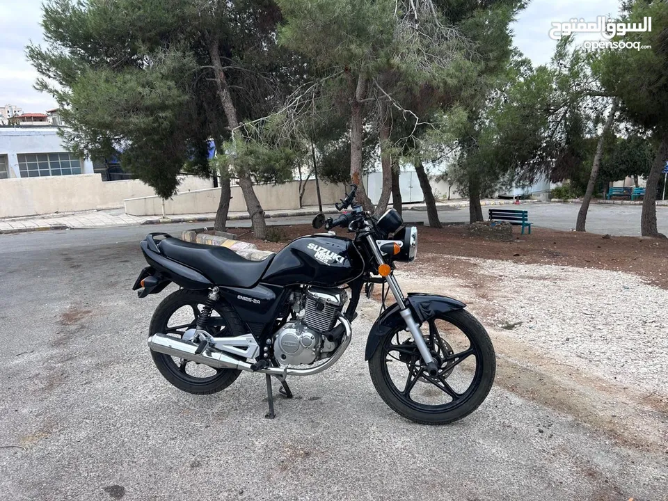 ( Suzuki en125  model 2022 ) بحالة الوكالة بسعر 1000 دينار