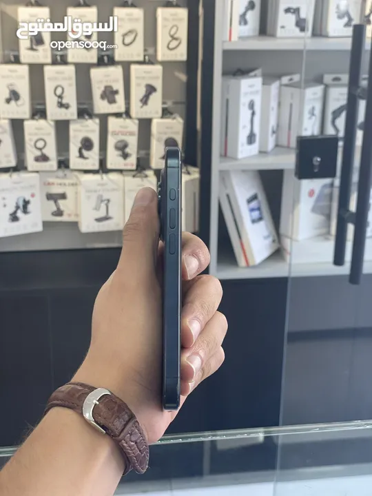 Iphone 15 pro مشفر للبيع
