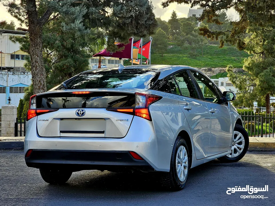 تويوتا بريوس 2019 بطارية ليثيوم - Toyota Prius - الاقساط عن طريق البنوك او شركات التسهيلات