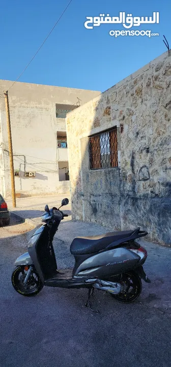 السلام عليكم ورحمة الله وبركاتة سكوتر هوندا اكتفا 2023 للبيع السكوتر  بصلاة على سيدنا محمد سكوتر نظي