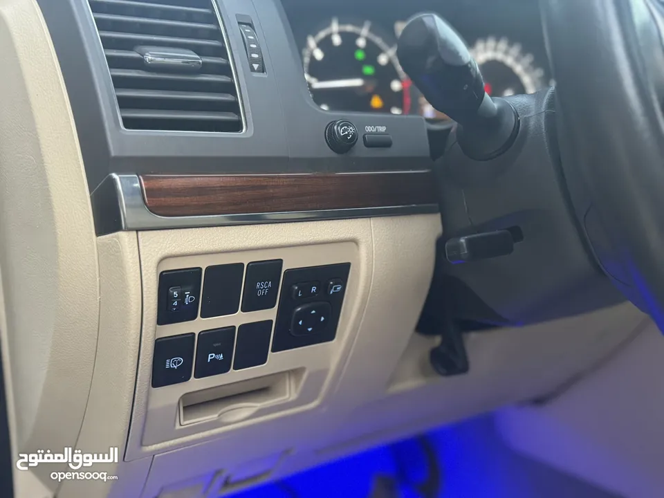Toyota Land Cruiser 2016 Gx-r 5700CC V8 بحالة الوكالة الفحص: 7 جيد بدون ملاحظات