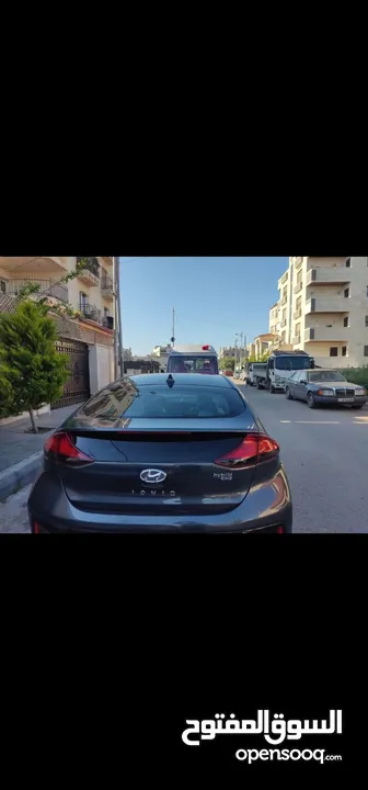 هونداي ايونك و تويوتا كامري للايجار الشهري
