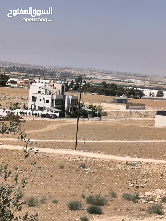 منزل شبه فيلا مساحته 150م طابق واحد مستقل حديث البناء قرب فلل الاندلسية طريق مادبا للايجارمن المالك