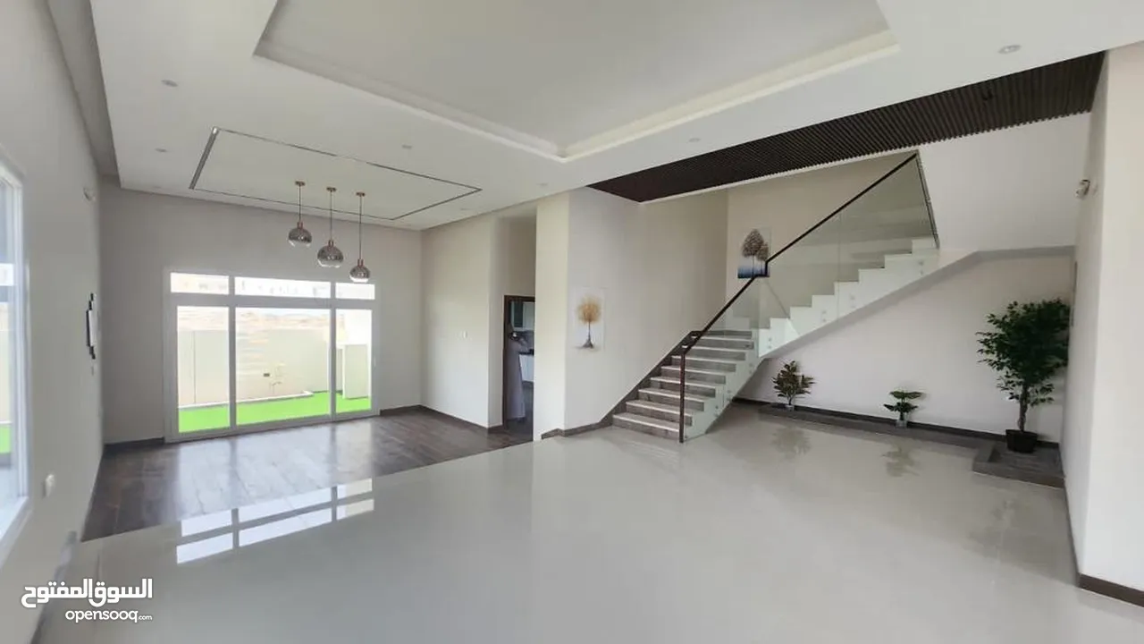 5 Bedrooms Villa for Sale in Maabilah REF:824R