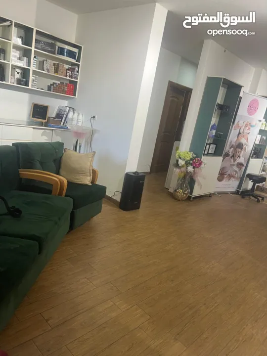 صالون تجميل للبيع بسعر مغري جدا