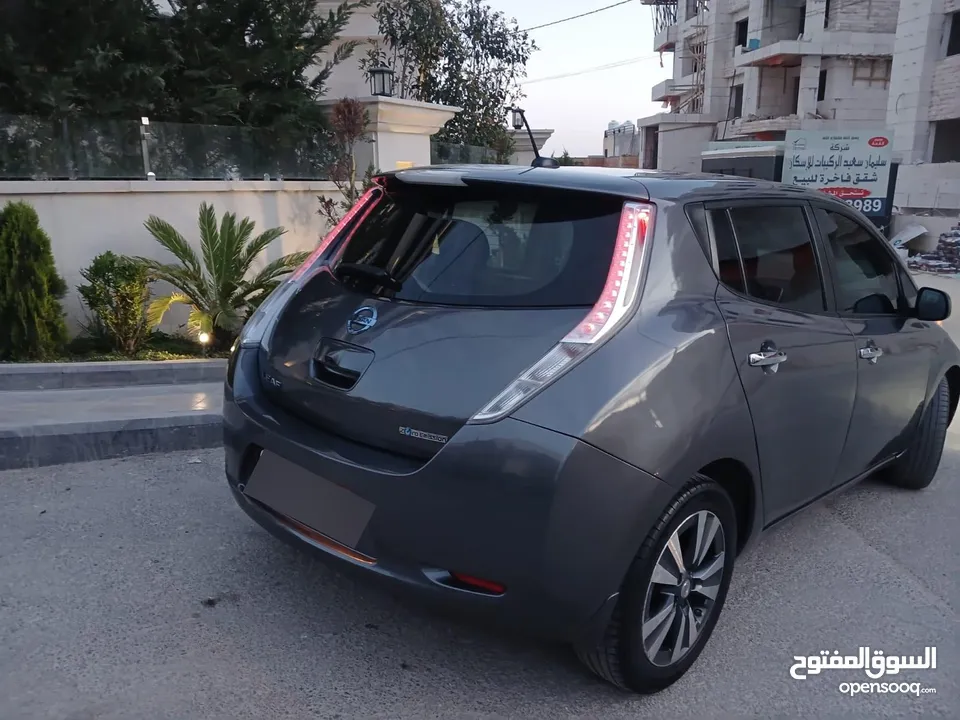 نيسان ليف SL Premium 2015 بحاله ممتازه